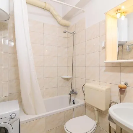 With Parking Spaces - 20625 プーラ